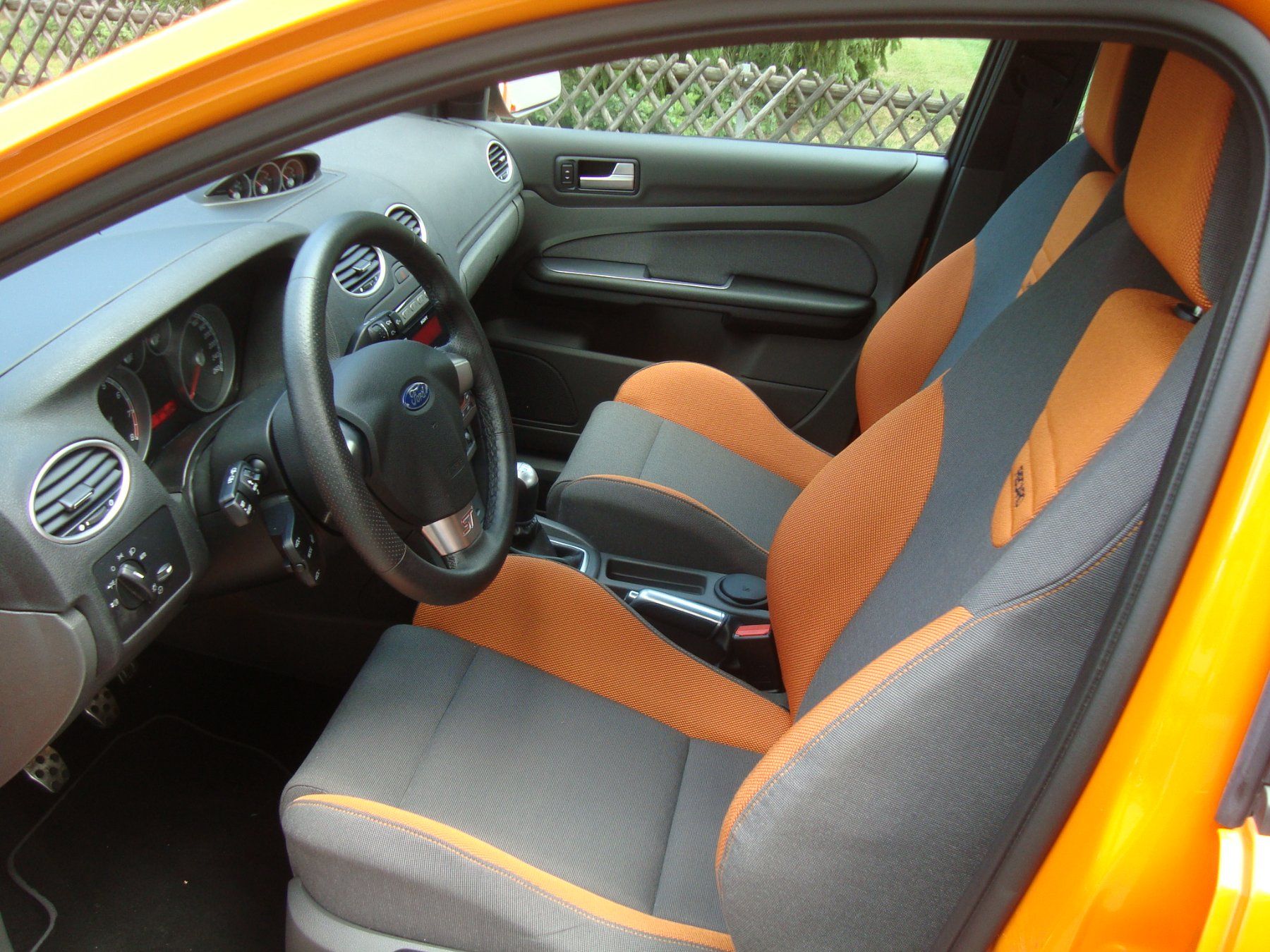 Ford Autos: Oranger Ford Focus ST 2.5 Liter – D'occasion à Kloten par RebeccaM01 4
