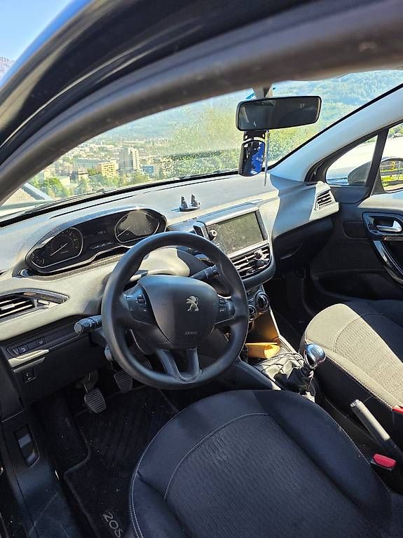 Automobili: Pegeout 208 – Usato da Val-d'Illiez venduto da saratx19 1