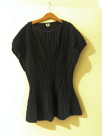 Scuptural black top Arket S