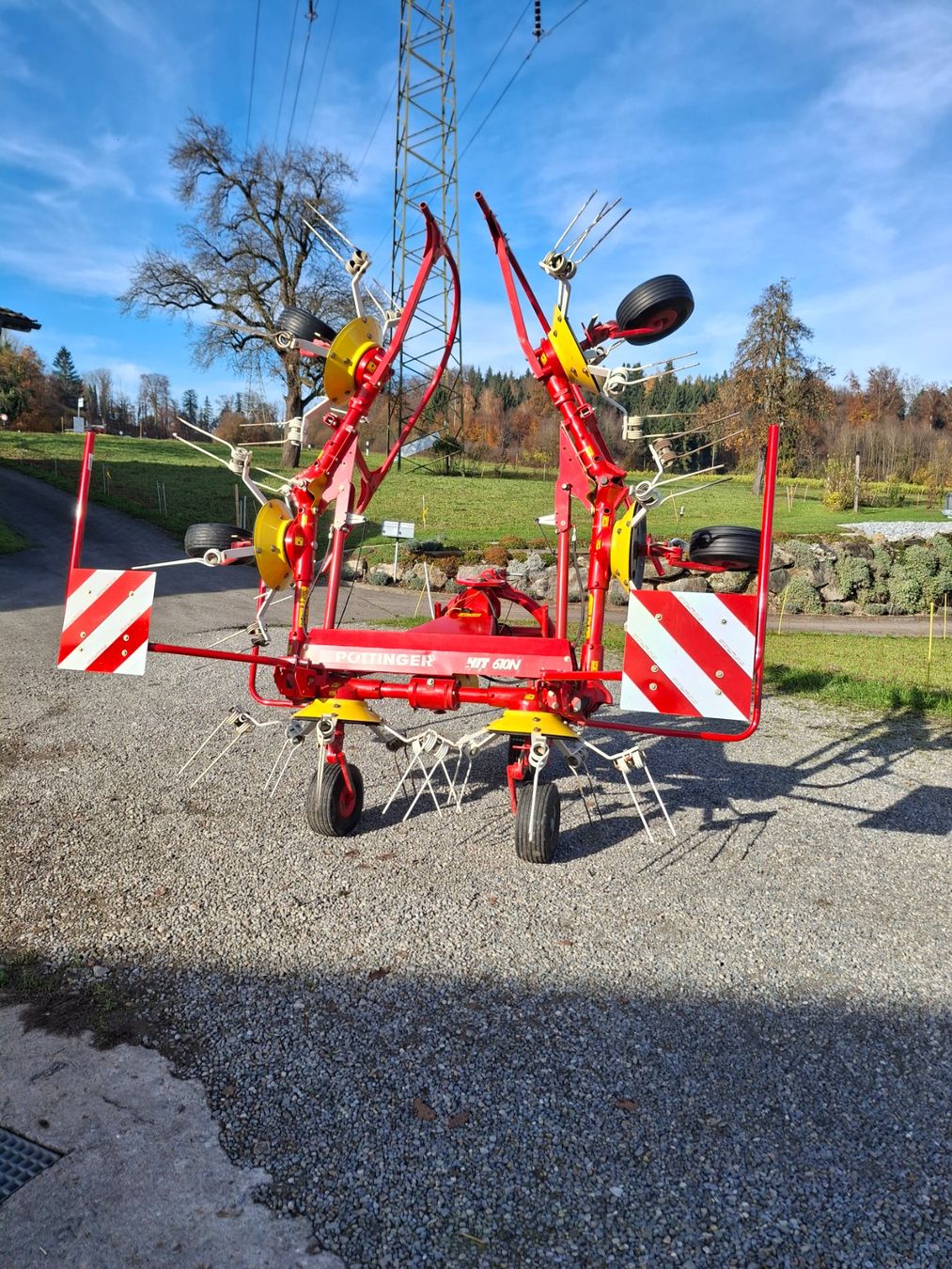 Pöttinger Raccolta foraggio grezzo: Kreiselheuer Pöttinger Hit 610N – Usato da Aristau venduto da johndeere7810 3