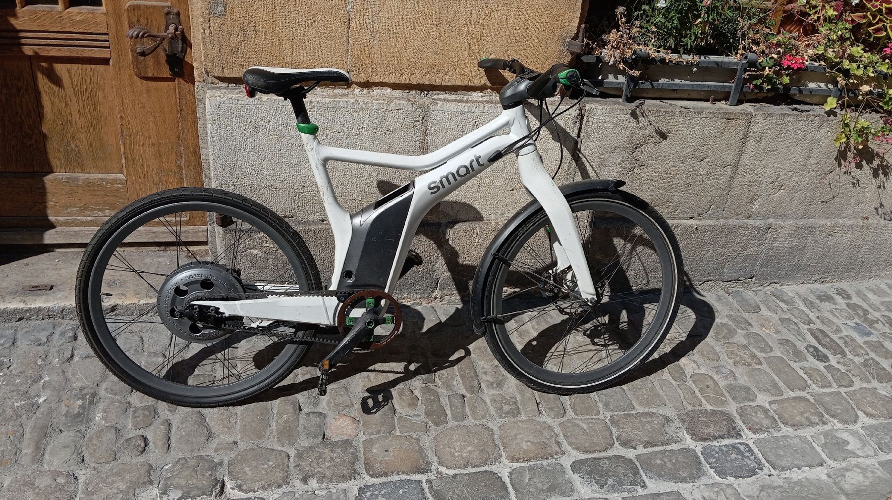Velos: vélo électrique smart pour réparation  – Gebraucht aus Marin Epagnier von Tatamata 1