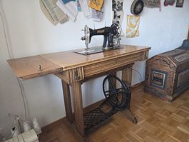 PFAFF antik, komplett restauriert, funktionstüchtig 