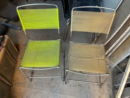 2 stühle, spaghetti stühle, gelb, grün