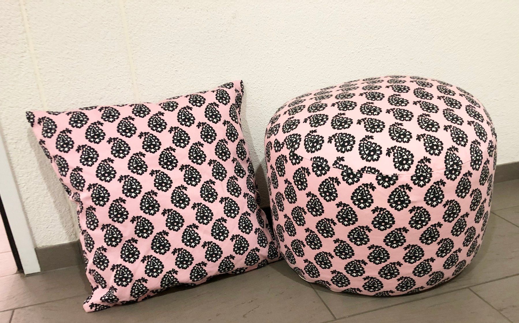 Tabourets: Sitzhocker mit Dekokissen zusammen neu – Neuf (Voir description) à Glattbrugg par Ariel012 3