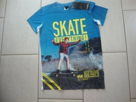 T-SHIRT FÜR JUNGS GR.158/164 NEU
