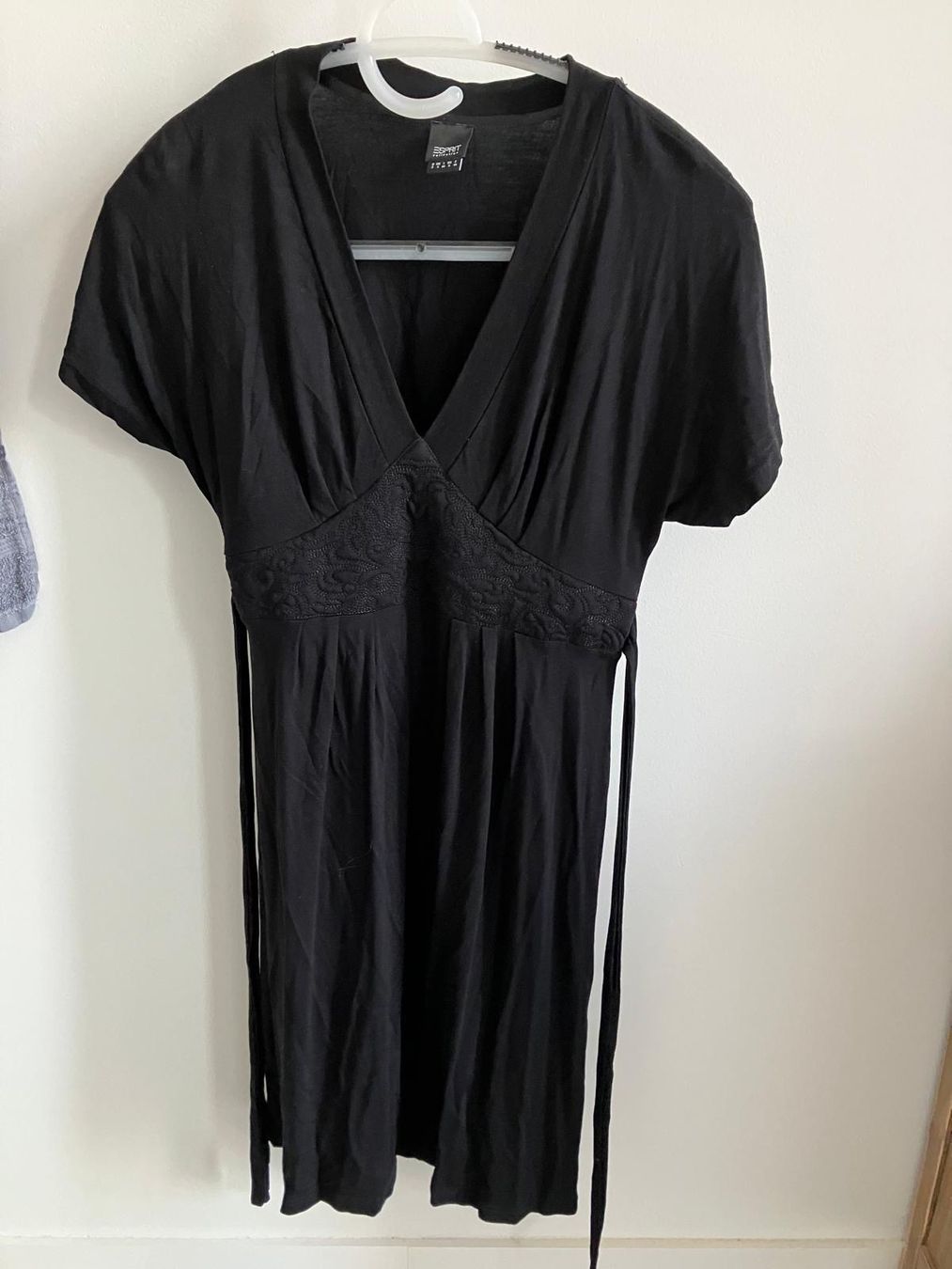 Esprit Vestiti: Esprit Kleid schwarz Grösse S – Usato da Allenwinden venduto da Obalu