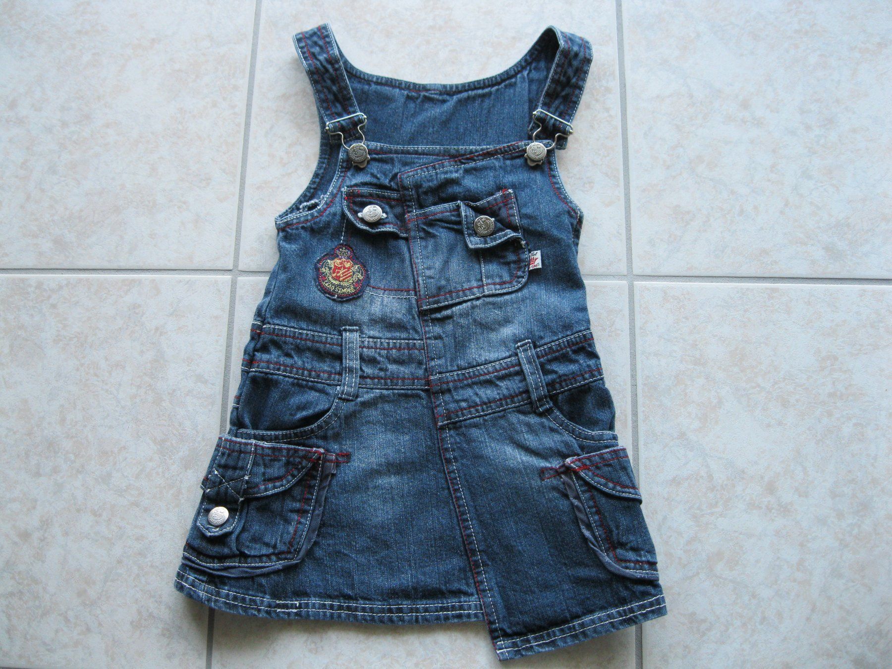 Kleider & Röcke: Robe en jeans comme NEUVE taille 98 – Gebraucht aus vouvry von -tivoli-