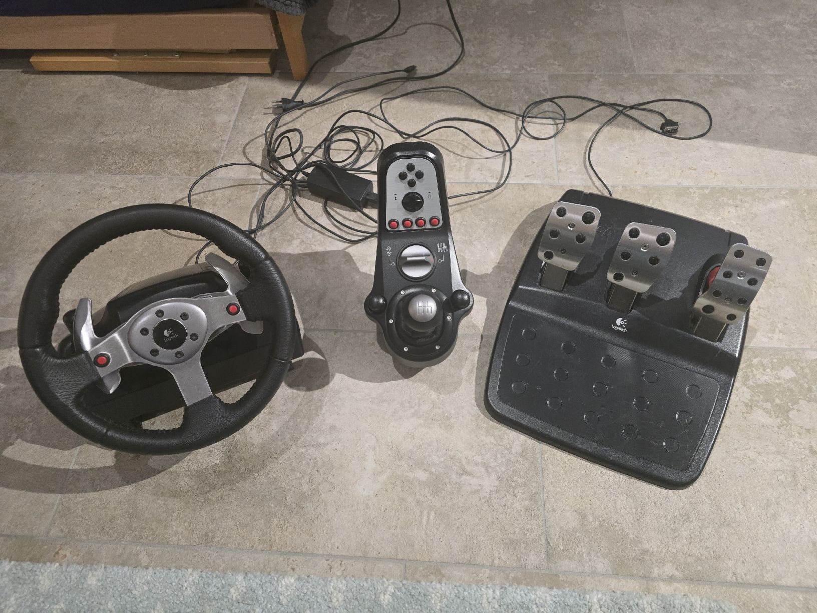 Logitech Manettes: Logitech G25 Lenkrad, Gaming – D'occasion à Rupperswil par Faze123