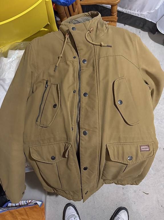 Cappotti: Vend parka hiver Volcom – Usato da La Tour-de-Peilz venduto da pmi_hzc6