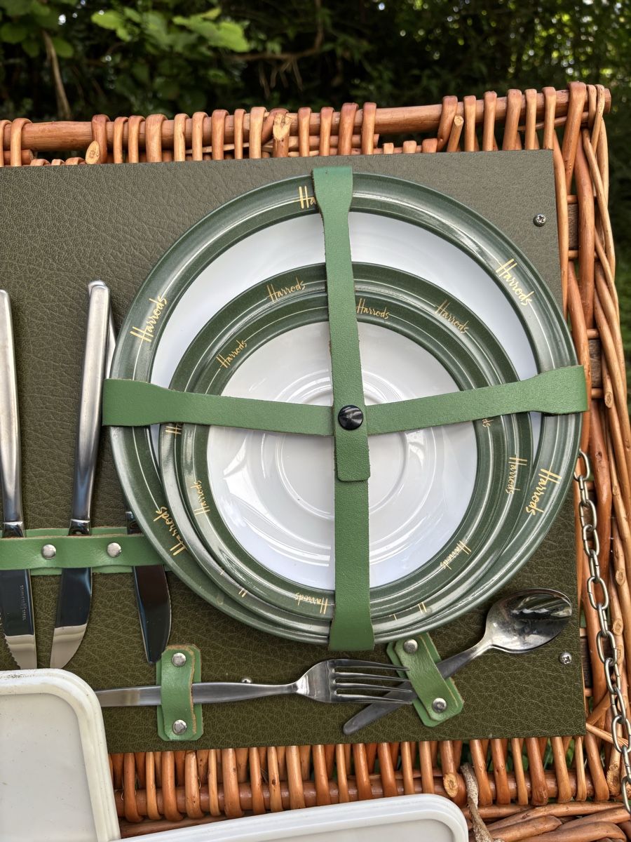Geschirrsets: Picknickkorb – Neu (gemäss Beschreibung) aus Zürich von Blumen027 4