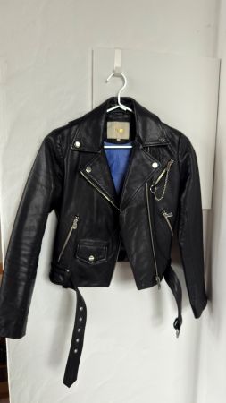 Maje Lederjacke Schwarz Gr. 36- Bikerjacke mit Gürtel