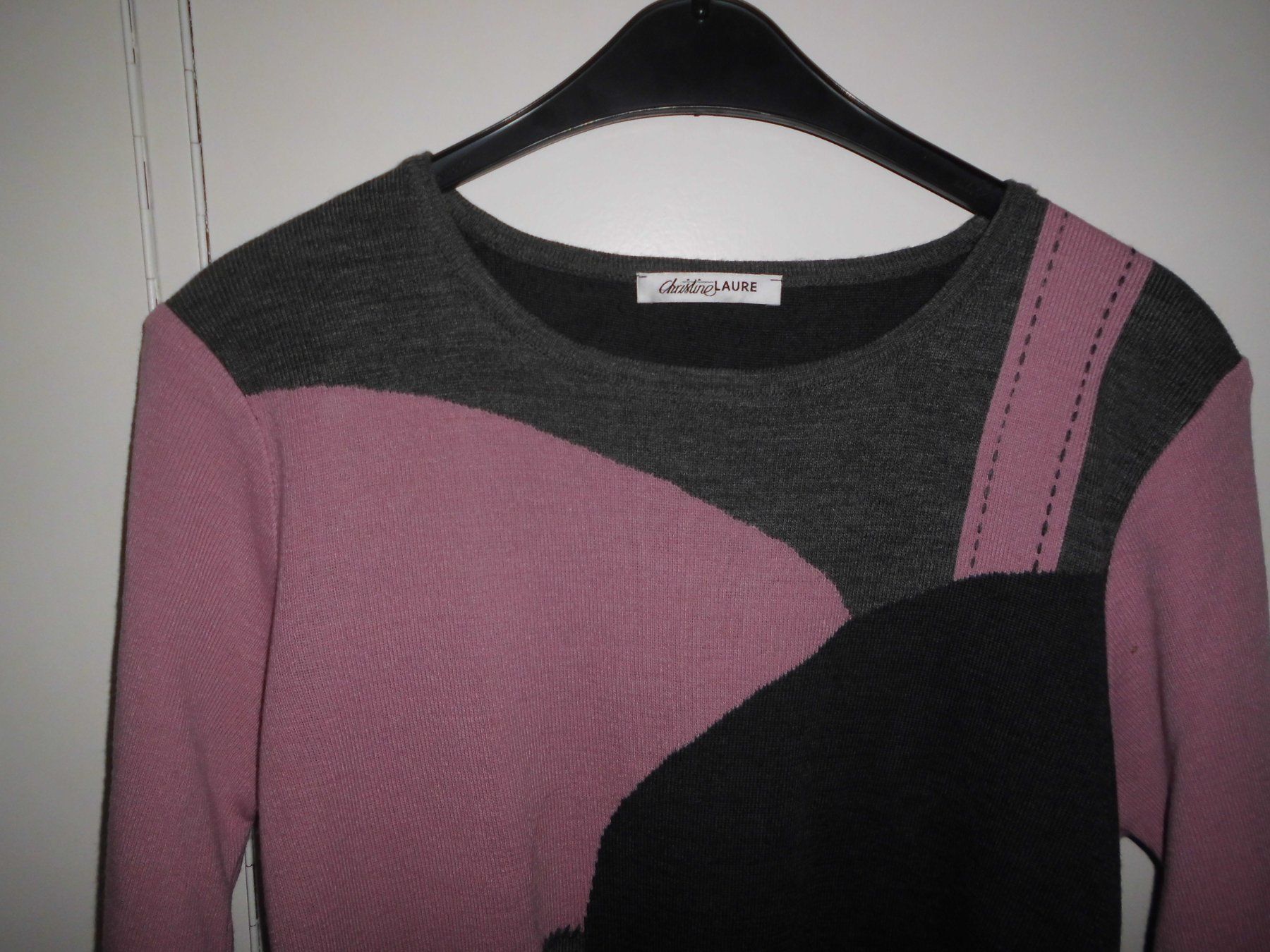 Pullover & Sweatshirts: Pull rose/gris T. 4 – Gebraucht aus Marin-Epagnier von Madja 1