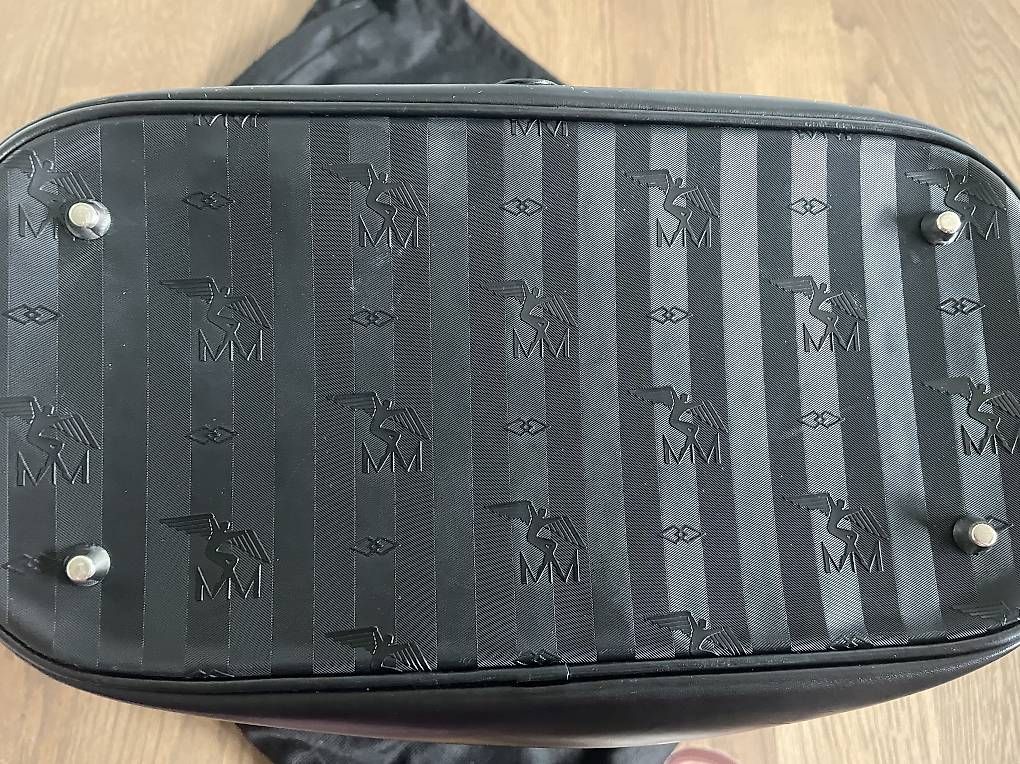 Borse da donna: Mollerus Niesen Beuteltasche – Usato da Uetikon am See venduto da randag88 1