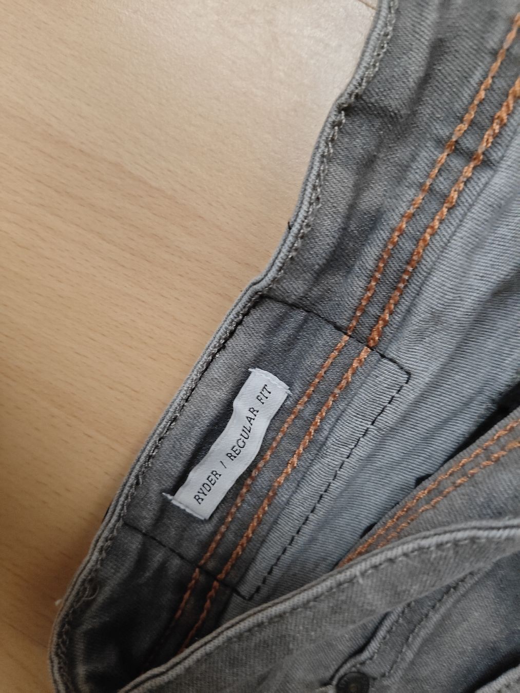 Jeans: graue Shorts – Usato da grafstal venduto da dav_8xlw 1
