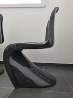 Exklusiver Designerstuhl aus Carbon im Stil des Panton Chair