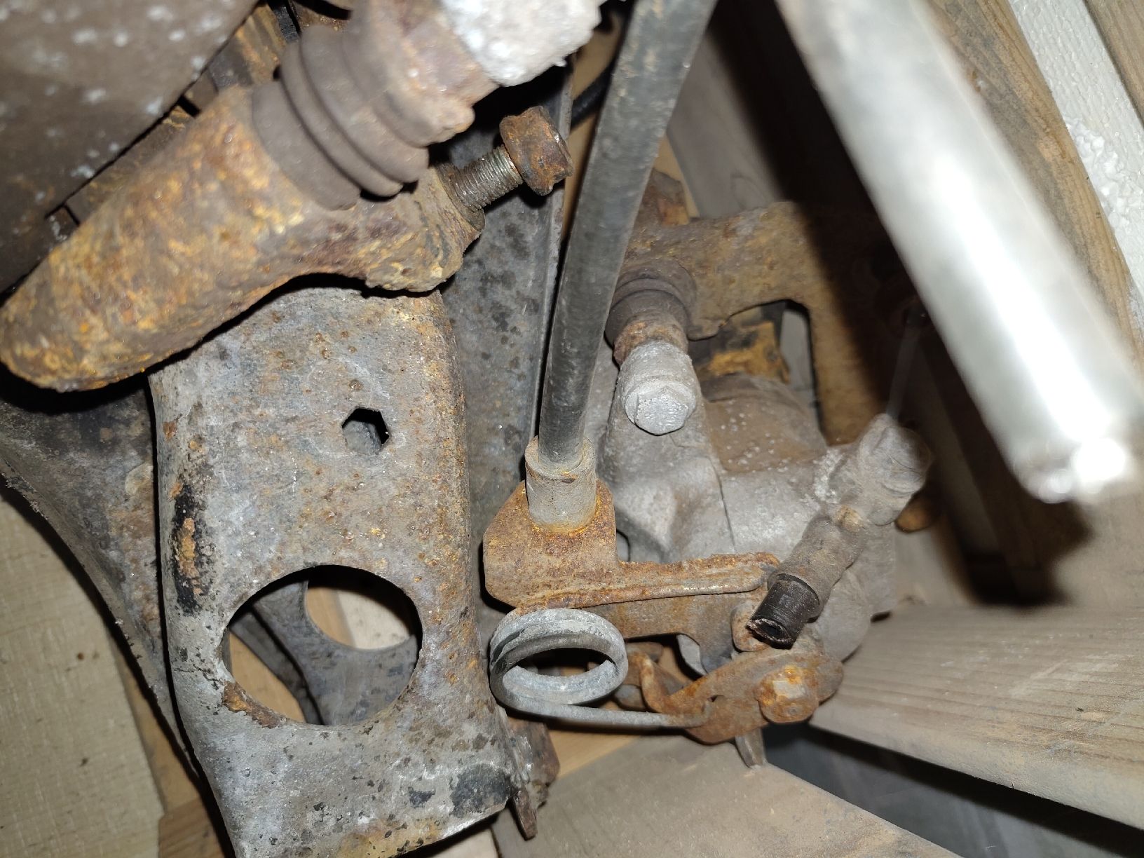VW Tutti pezzi di ricambio auto: Passat 3bg 4Motion Hinterachsteile – Usato da Waltalingen venduto da DerBaum 4