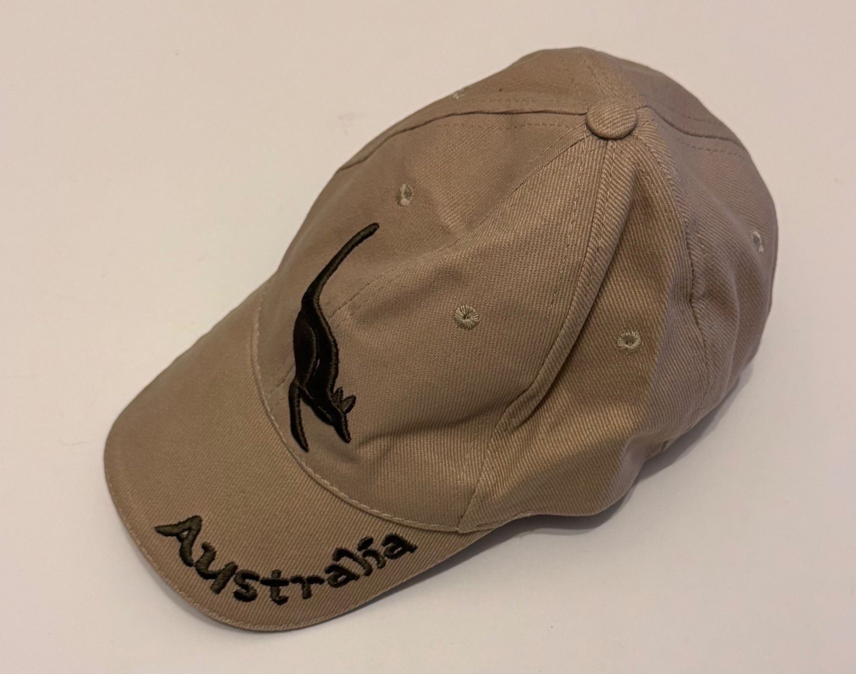 Copricapi, berretti & cappellini: Casquette AUSTRALIA, one size, taille ajustable, beige – Nuovo e nell'imballaggio originale da Genève venduto da Murmurs