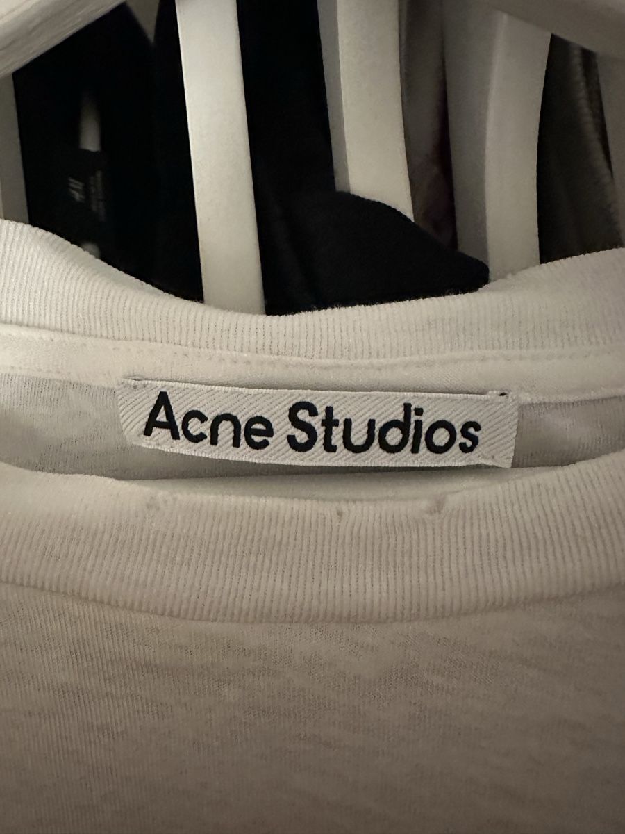 Acne Studios T-shirt: Acne Studios T-Shirt – Usato da Basel venduto da niklastcx 2
