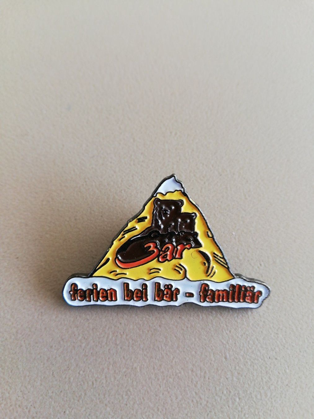 Placchette & Badge: Pin Bär – Usato da Büttikon AG venduto da Amineah