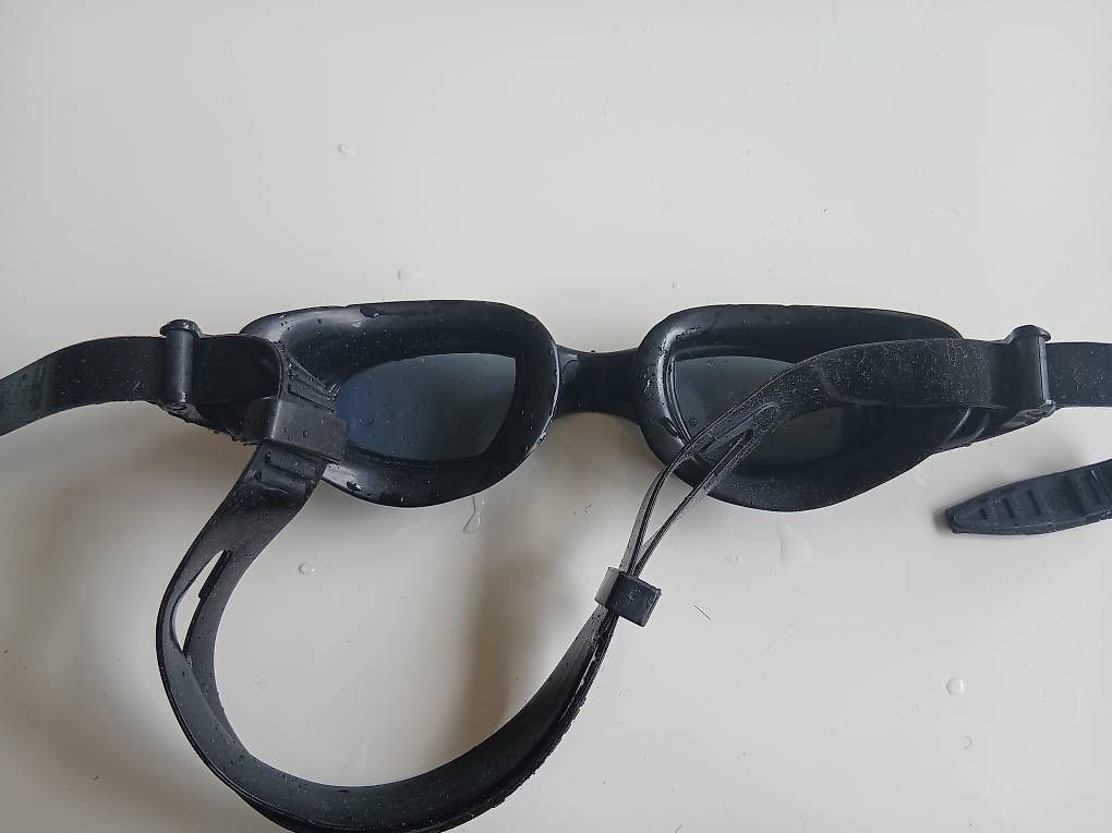 Occhiali & Lenti: Schwimmbrille – Usato da Zürich venduto da Metatron2022. 1