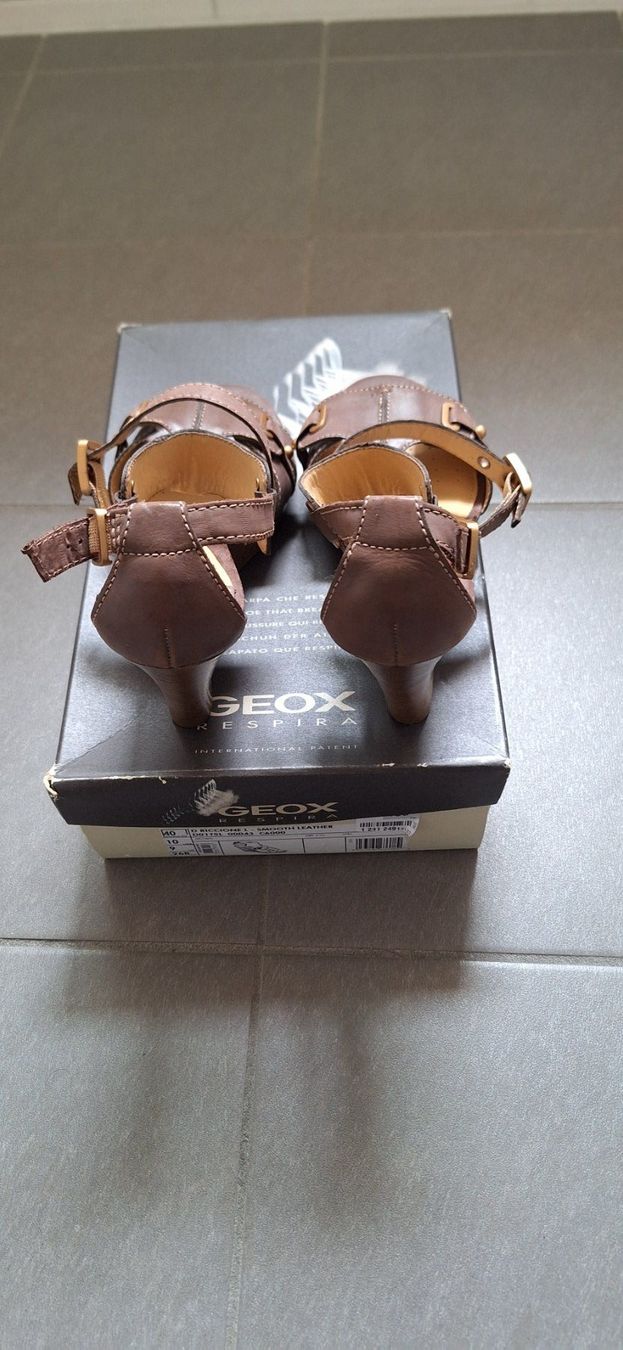 Geox Scarpe da donna: Geox, sandale brune – Nuovo e nell'imballaggio originale da Lussery-Villars venduto da pousinete02 3