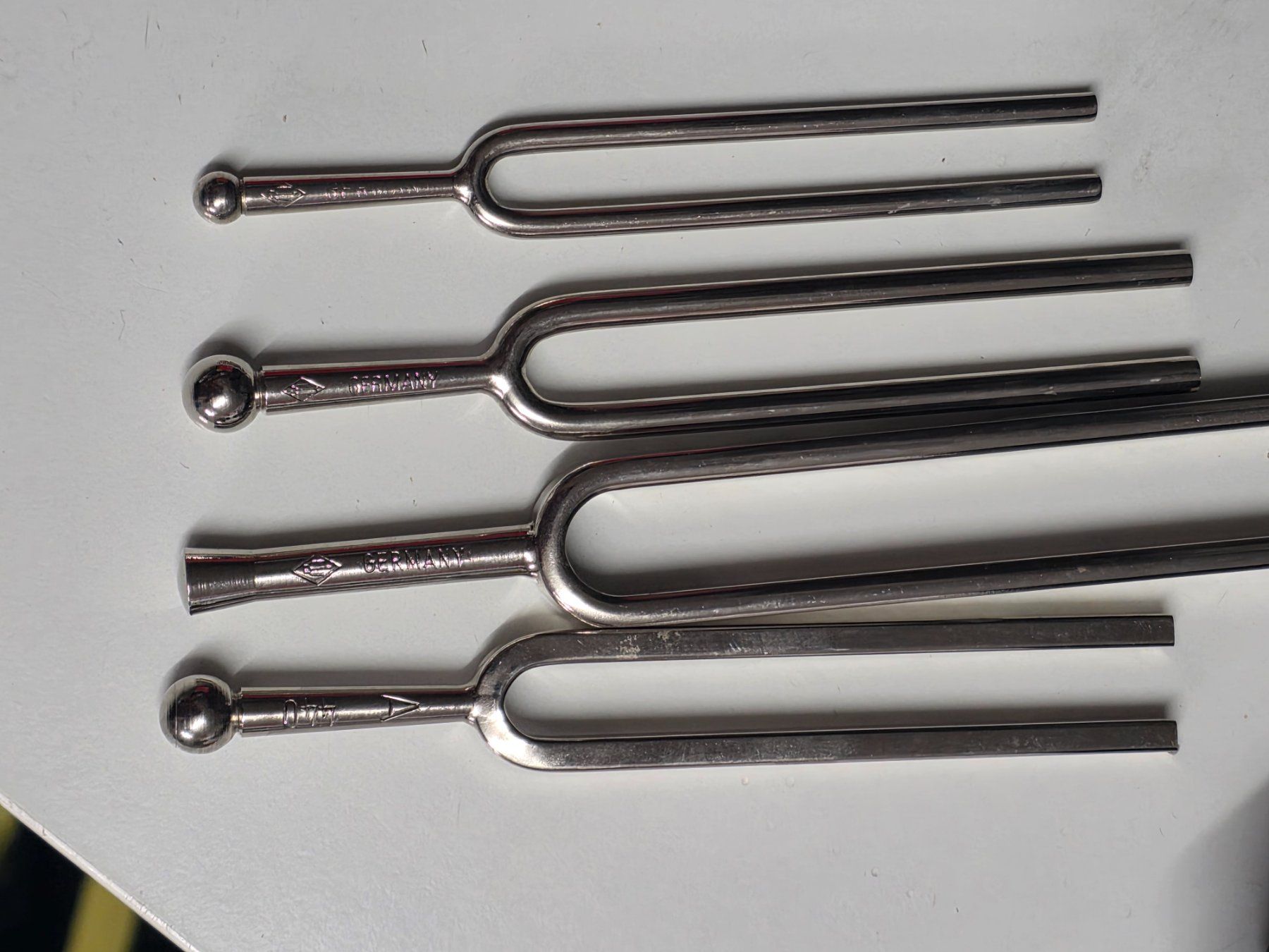 Musikinstrumente: 4 Stimmgabeln Germany Metall – Gebraucht aus Dorf von Echo_Elements 5
