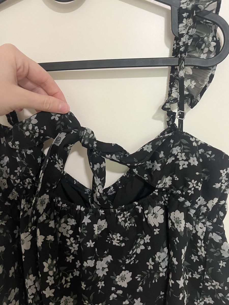 Hollister Camicette: black floral hollister blouse – Nuovo (secondo la descrizione) da Füllinsdorf venduto da si.ja.35 3