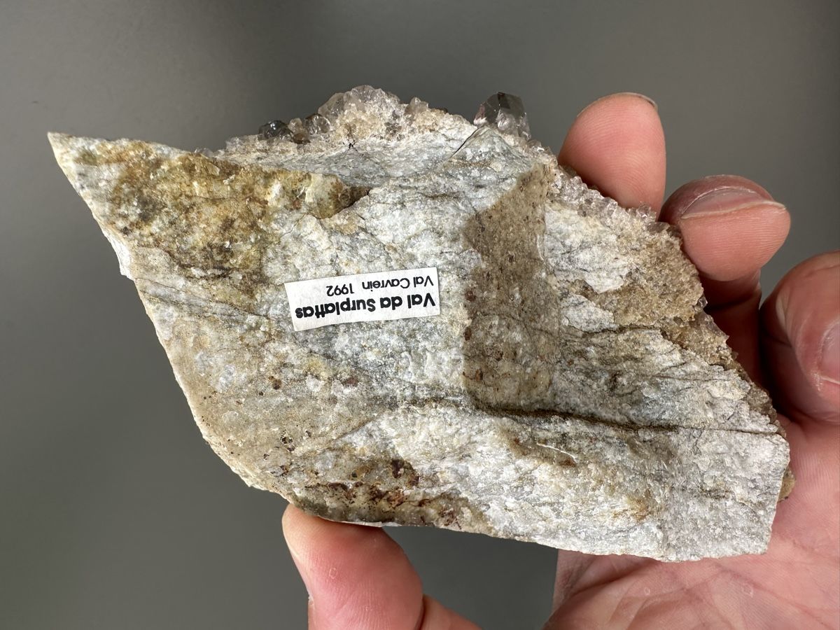 Minerali & Pietre curative: Heller Rauchquarz Val Surplattas – Usato da Oberuzwil venduto da Crystall0 8