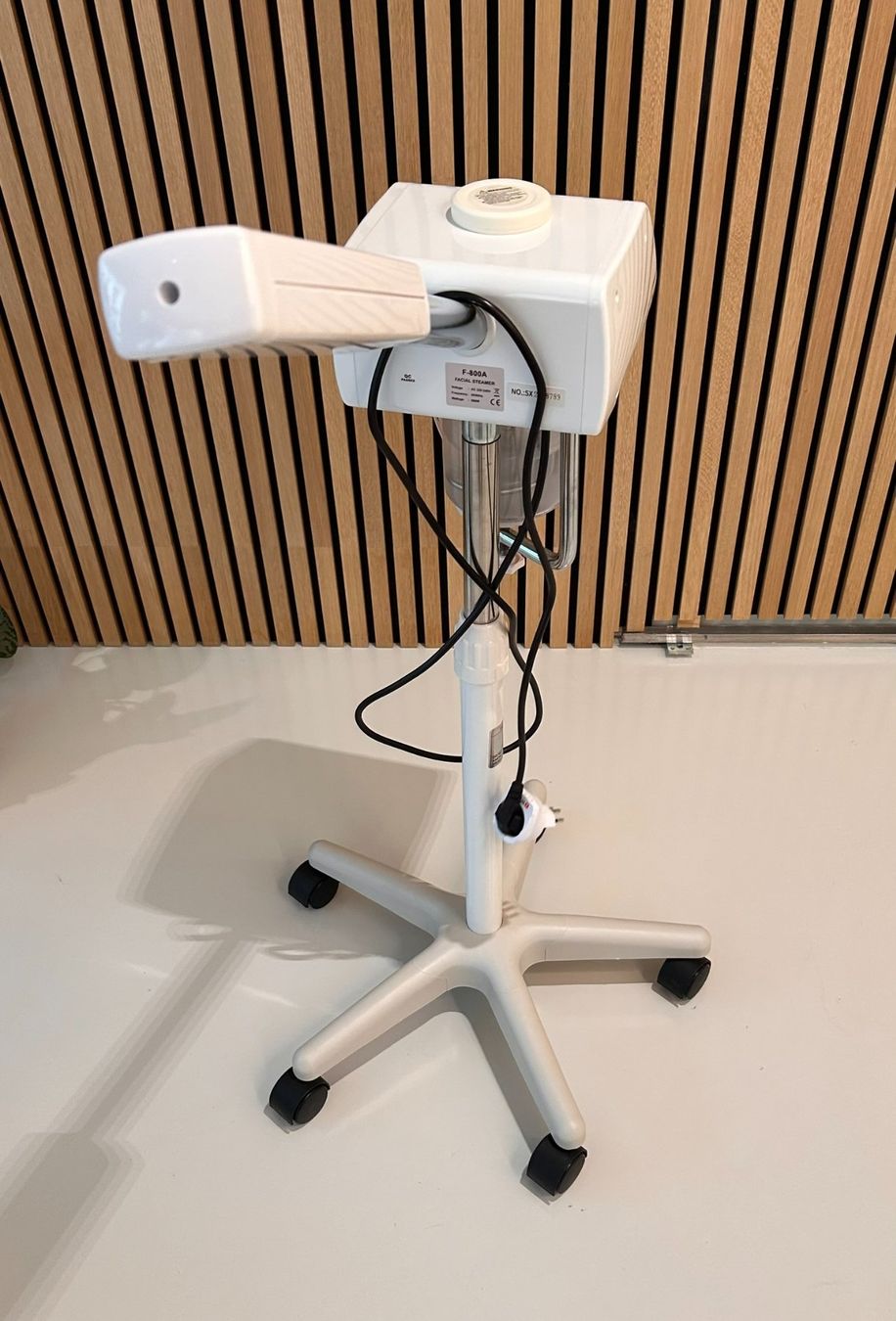 Sonstige Tabakwaren: Facial Steamer- Weelko – Gebraucht aus Lussy-sur-Morges von pips28 4