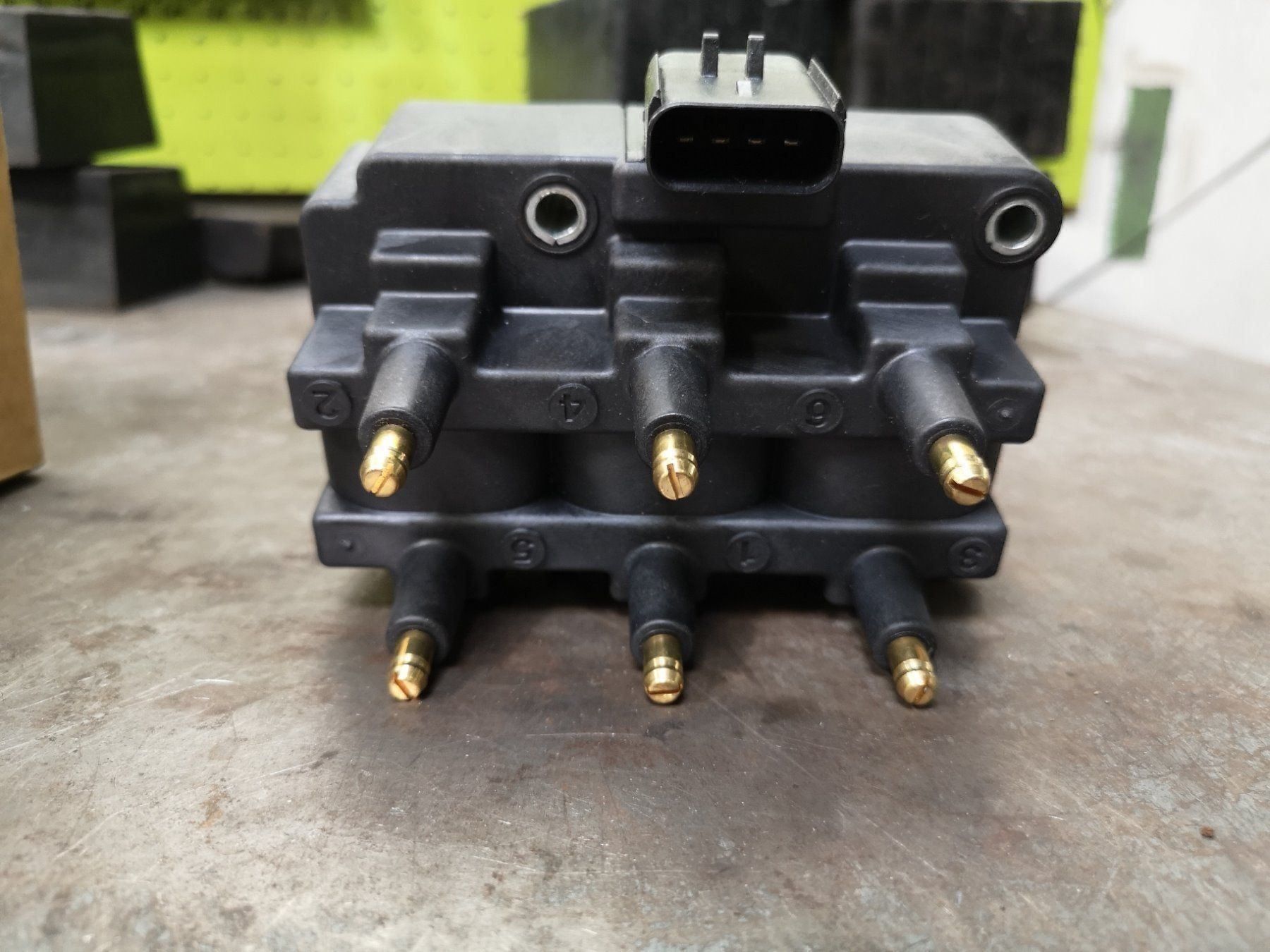 Chrysler Alle Autoersatzteile: Zündspuhle Chrysler 04609140AB – Neu und originalverpackt aus Matten b. Interl von Hardergarage 2