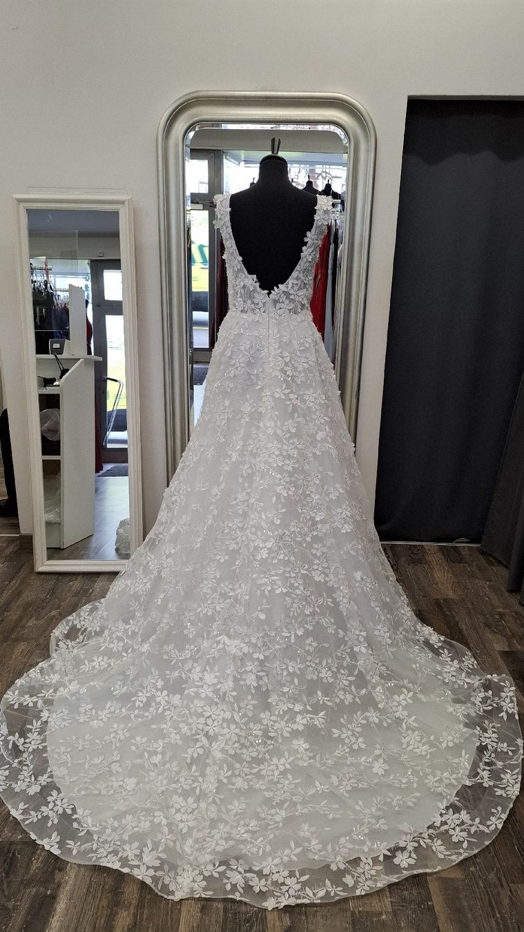 Vestiti: Brautkleid mit Blumenmuster – Nuovo (secondo la descrizione) da Uster venduto da VMT. 3