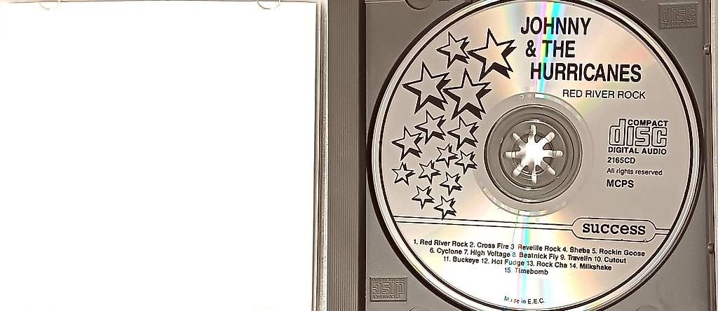 CD: 🎵 CD - Johnny & The Hurricanes – Usato da Matzingen venduto da zingana 1