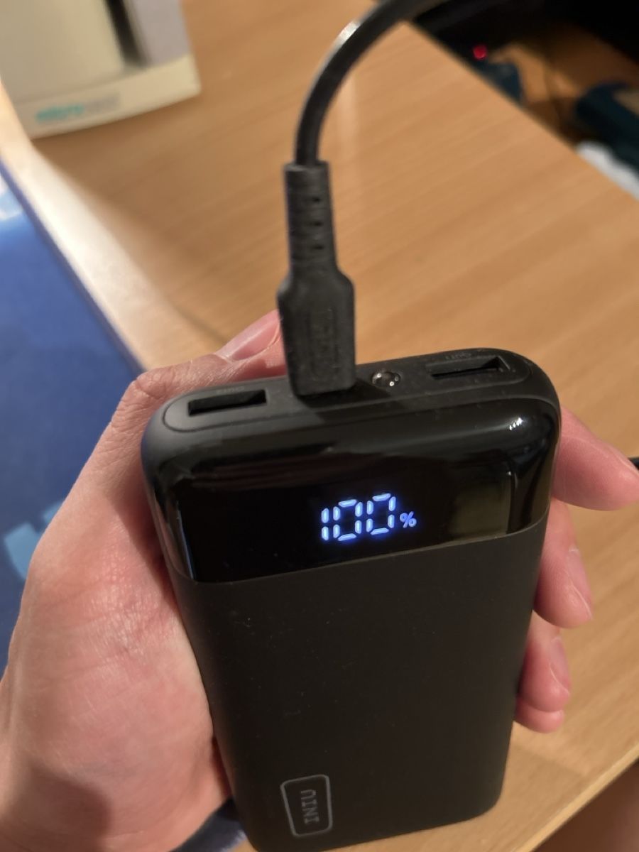 Akkus: INIU 20'000mAh Power Bank (fast neu) inkl. Taschenlampe – Gebraucht aus Bülach von wil_z8tf 2