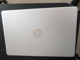 HP Laptop 15 / i5 1035