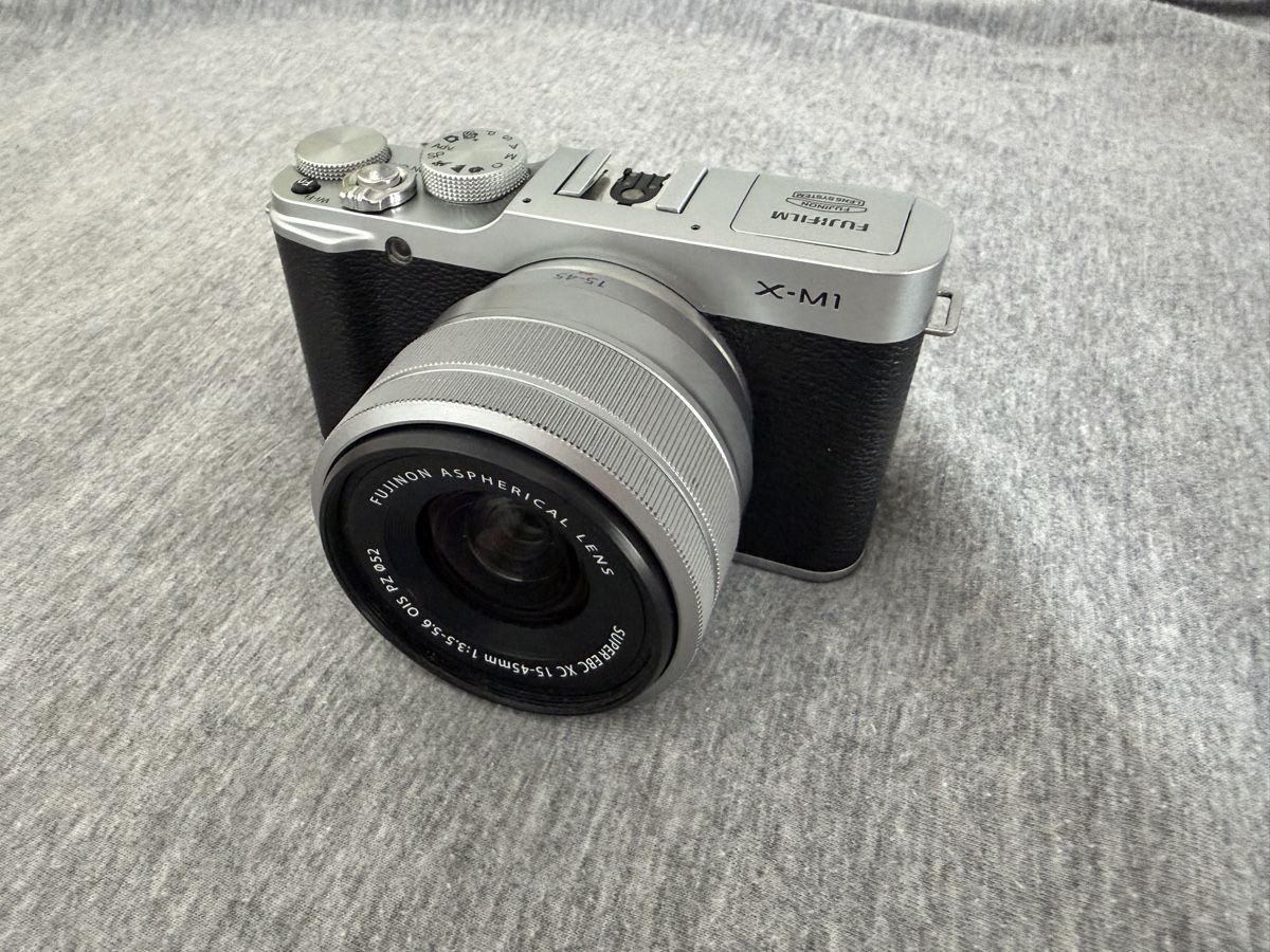 Fujifilm Fotocamera: Fujifilm X-M1 + XC15-45mm – Nuovo (secondo la descrizione) da Thônex venduto da tib_kc87 2