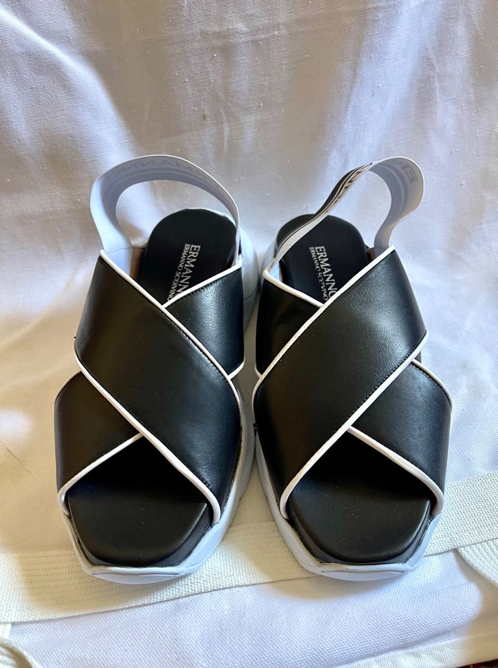 Ermanno Scervino Scarpe da donna: Ermanno Scervino new 39 490€! – Nuovo (secondo la descrizione) da Barna venduto da orbuyorcry 3