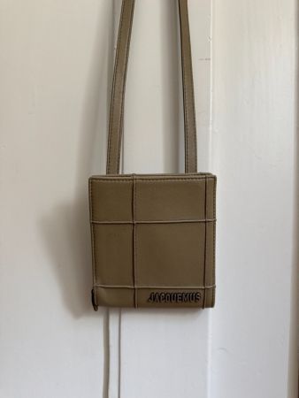 JACQUEMUS - Leder Umhängetasche beige