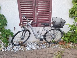 E-Bike Citybike 26" Damenfahrrad Tiefeinstieg mit Korb