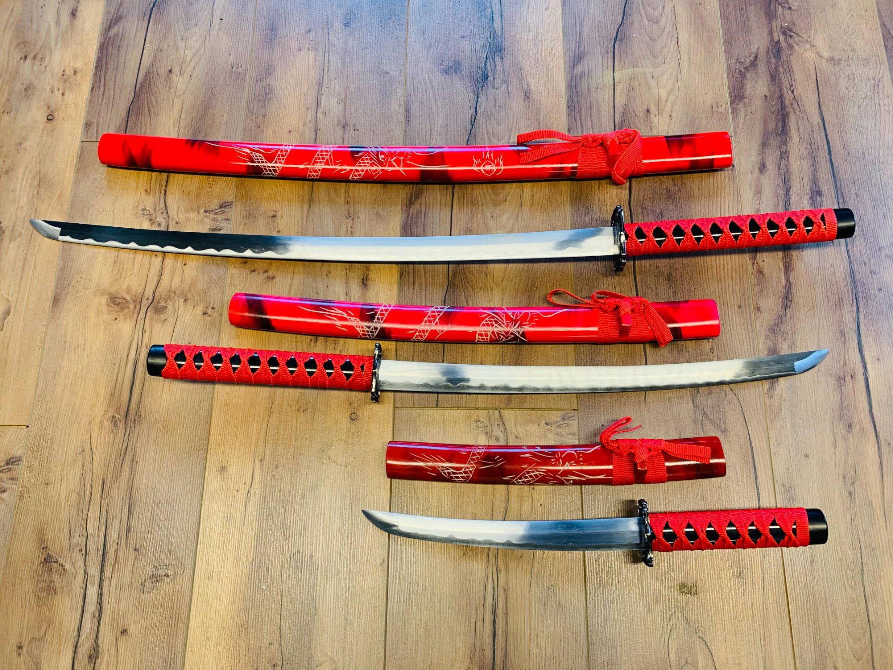 Internationale Kunst: 4 tlg Samurai Schwert Bundle 99cm RED NEU – Neu und originalverpackt aus Bergdietikon von shopAgent 5