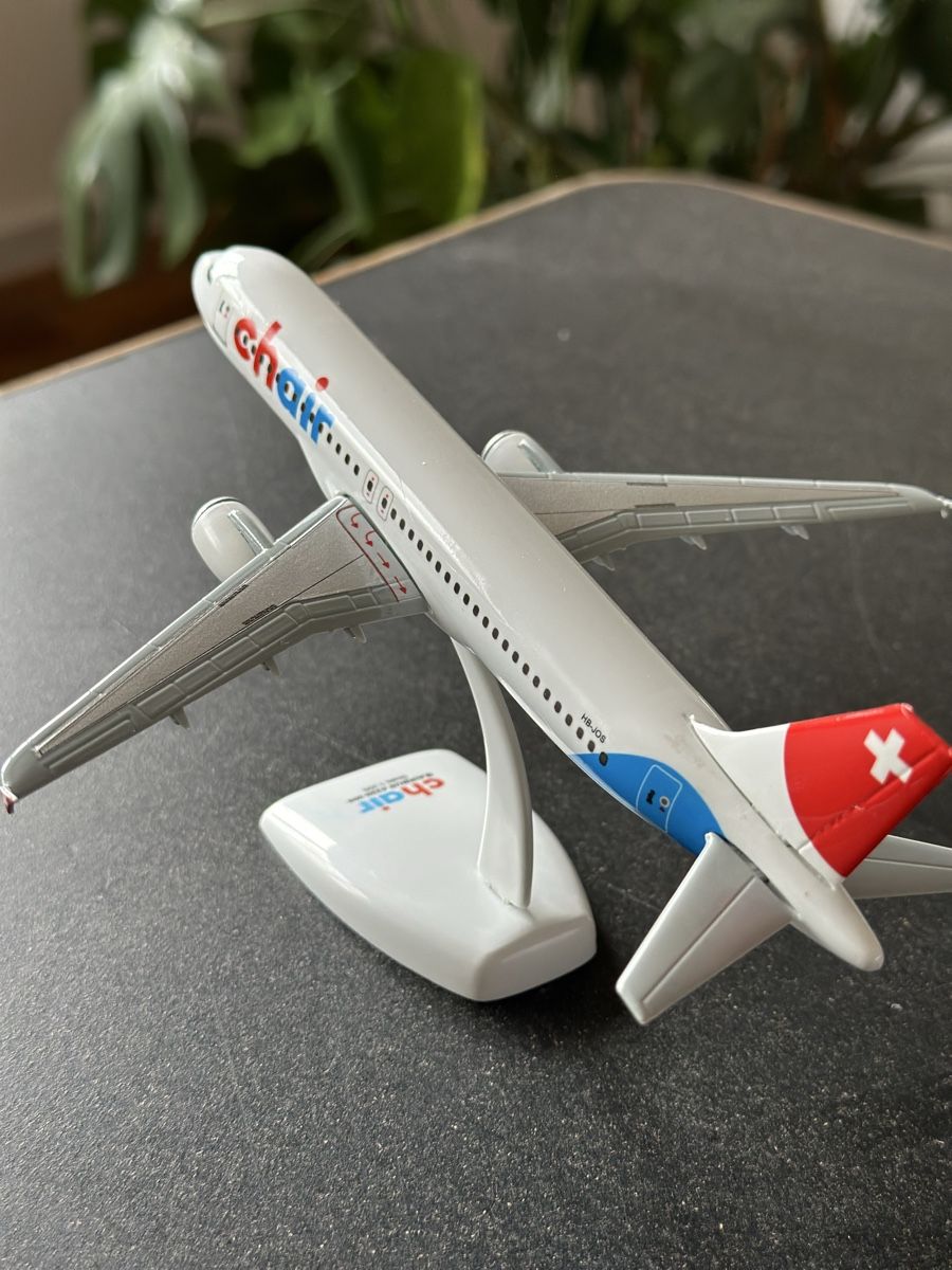 Kit di modellismo & Modellini statici: Airbus A320 Modell 1:200 Chair – Nuovo e nell'imballaggio originale da Solothurn venduto da Gnaraloo 1