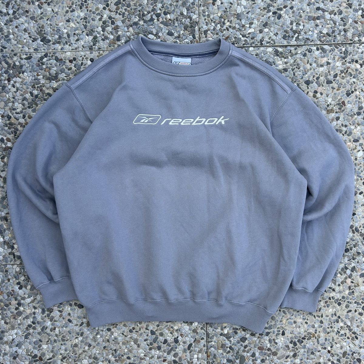 Reebok Pullover & Sweatshirts: Vintage grey Reebok embroidered sweatshirt – Gebraucht aus brent von fukusapes