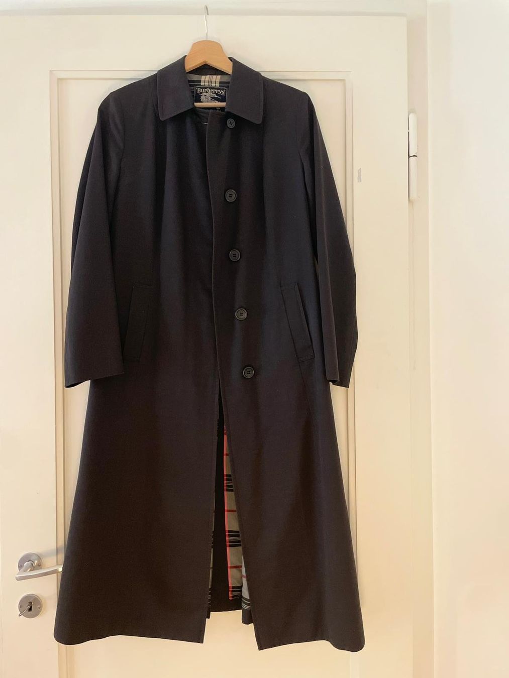 Burberry Cappotti: Vintage Burberry Mantel schwarz – Usato da Basel venduto da luc_m799