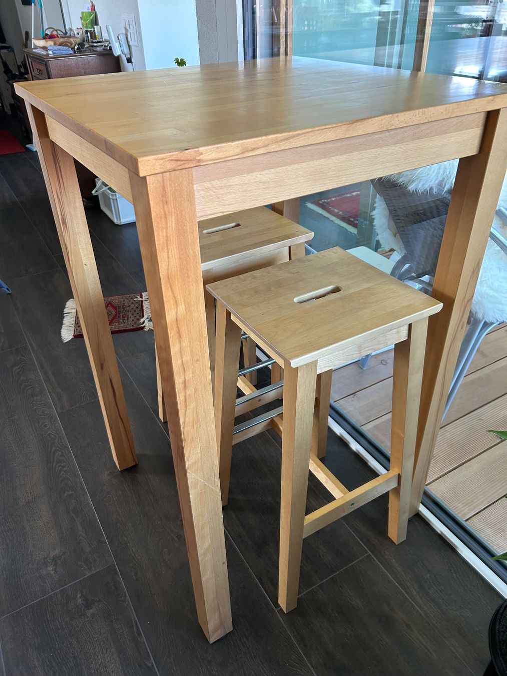 Set di tavolo e panche: Stehtisch mit 2 Hockern – Usato da Fraubrunnen venduto da Nicky024 8