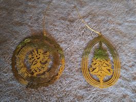 Ältere Weihnachtsdekoration 2 goldfarben Metallmessinghänger