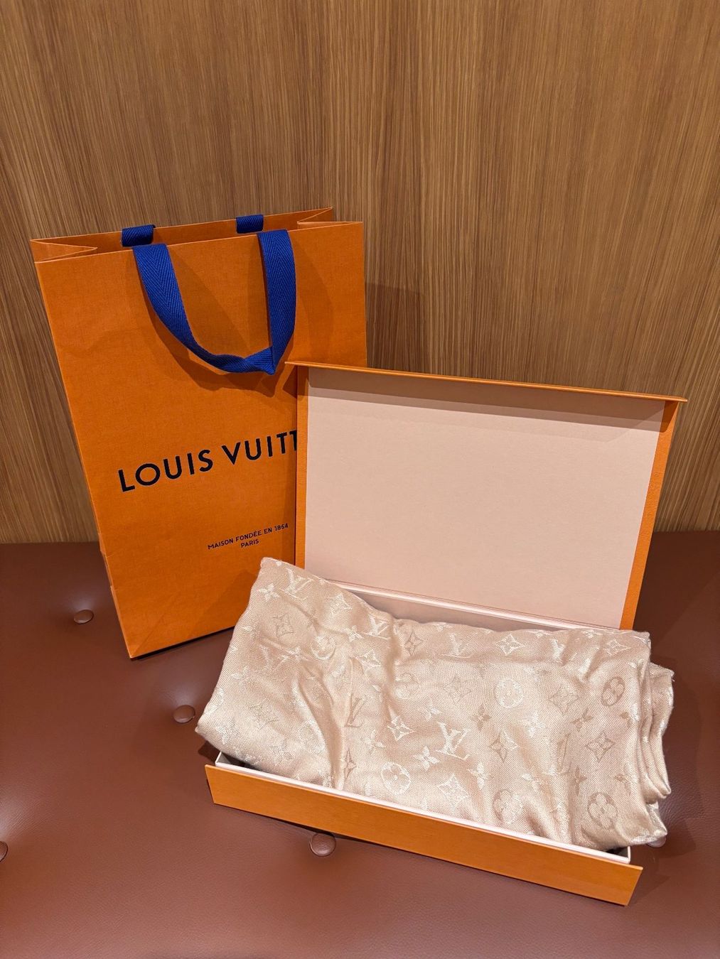 Louis Vuitton Foulard & Sciarpe: Louis Vuitton Moonlight Halstuch / Stola Schal – Usato da Neunkirch venduto da autoscooter57 3