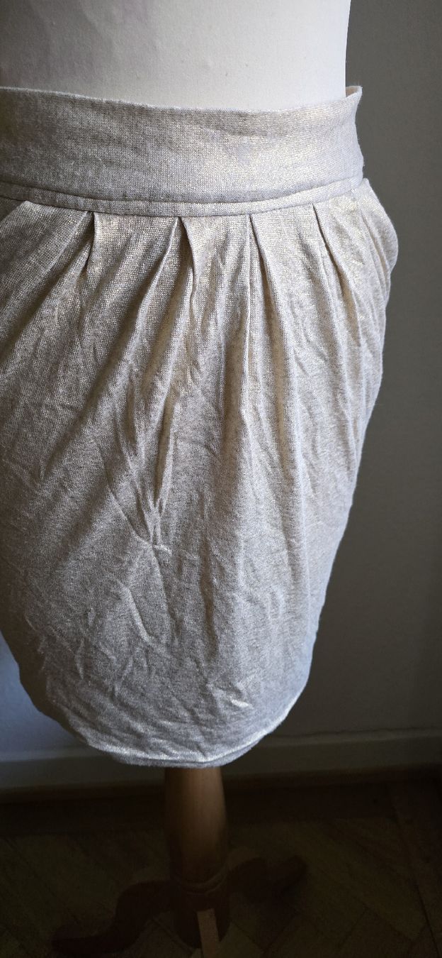 Zara Röcke: Jupe taille haute drapée et dorée brillante taille M – Gebraucht aus Genève von Saleena 2