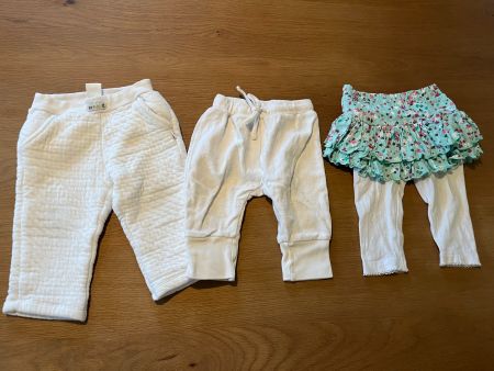 3 lange Hosen Mädchen in Weiß Größe 62 / 68 / 74