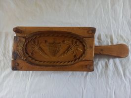 Moule à beurre ancien en bois sculpté motif floral