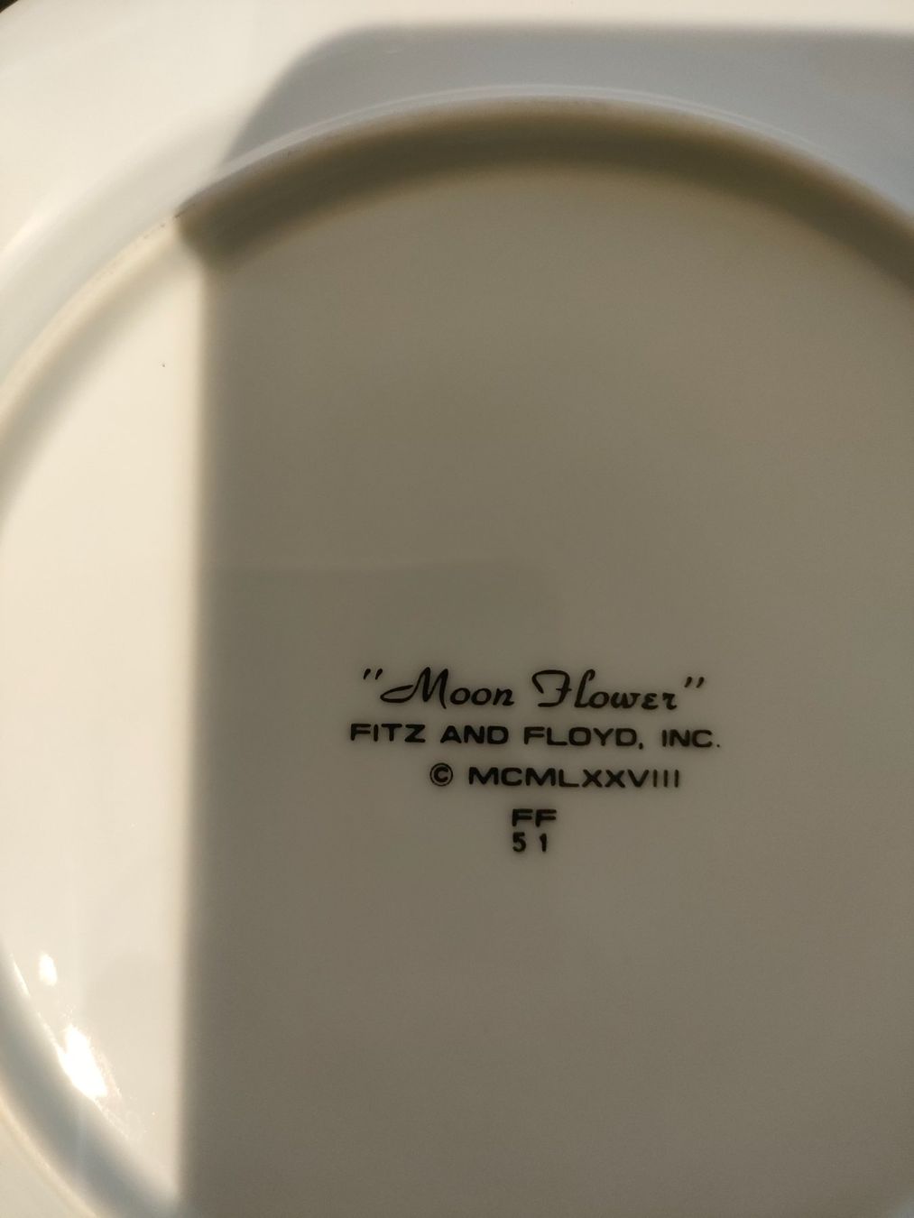 Piatti: 2 schwarze Teller mit Blumenbild – Usato da Wiesendangen venduto da s_er 2