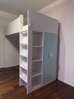 Ikea Hochbett Smastad mit Regal, Schrank und Leiter